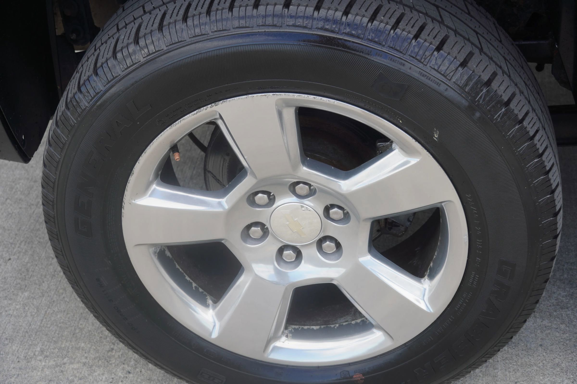 Used 2011 GMC Yukon Denali image 30