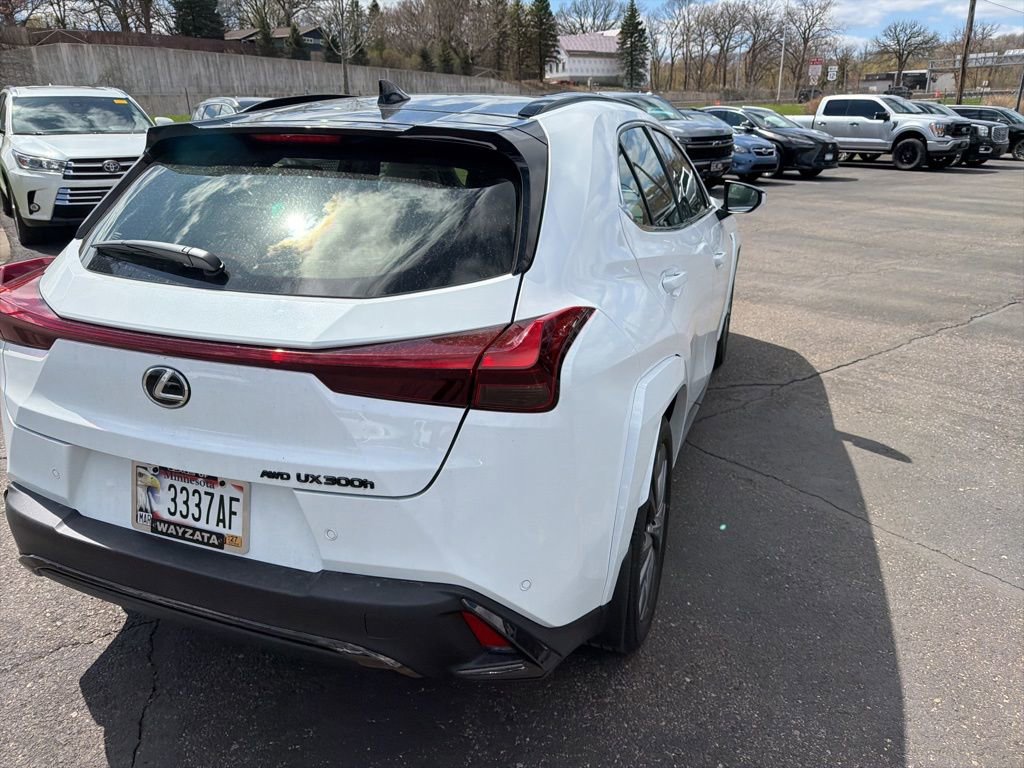Used 2026 Lexus UX 300h AWD w/ Accessory Package (2T) image 18