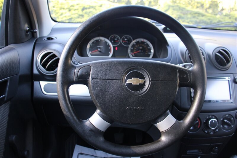 Used 2010 Chevrolet Aveo5 LS FWD image 18