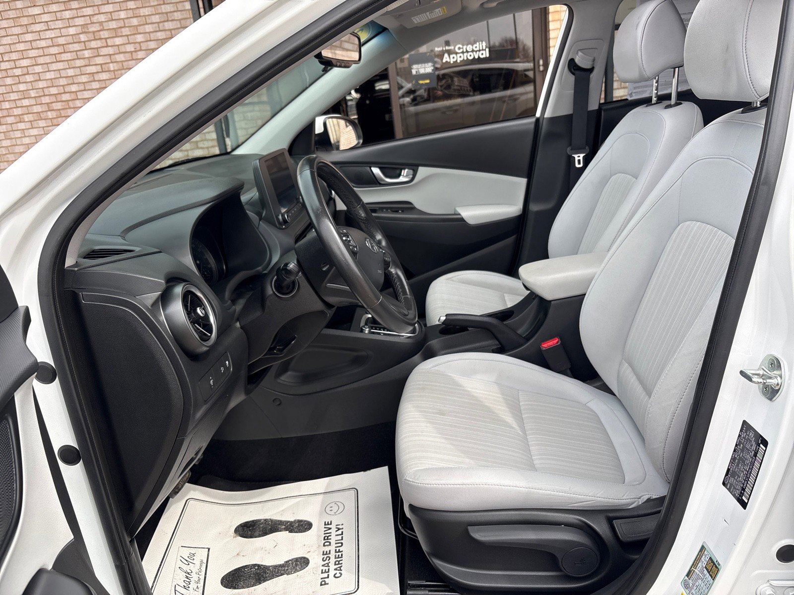 Used 2022 Hyundai Kona SEL w/ Convenience Package image 3