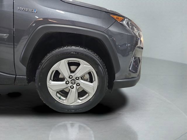 Used 2021 Toyota RAV4 XLE Premium image 13