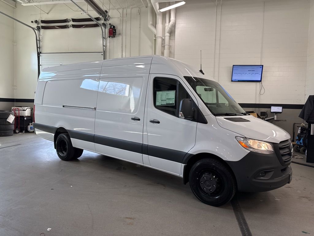 New 2025 Mercedes-Benz Sprinter 4500 image 7