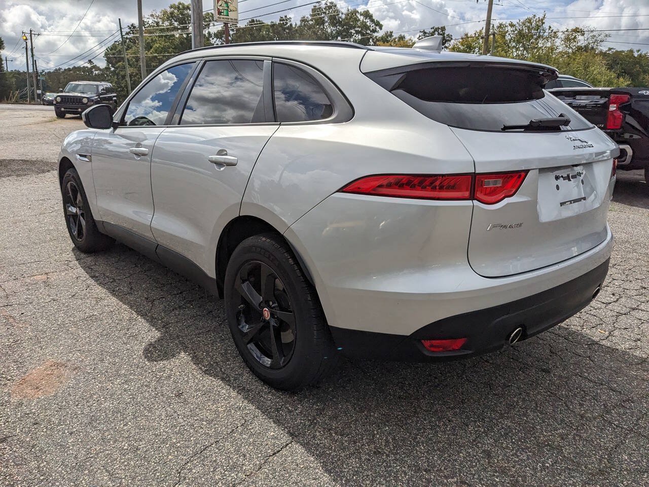 Used 2017 Jaguar F-PACE Premium AWD/4WD image 3