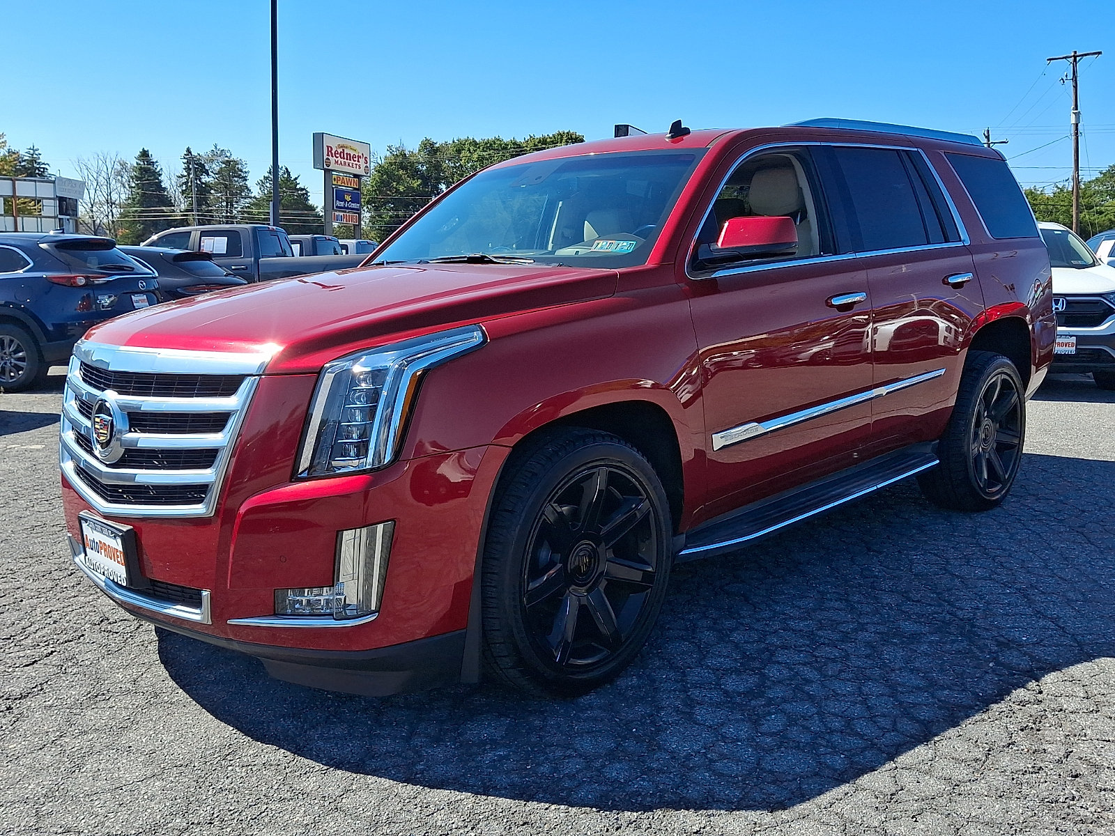 Used 2015 Cadillac Escalade Luxury RWD image 3
