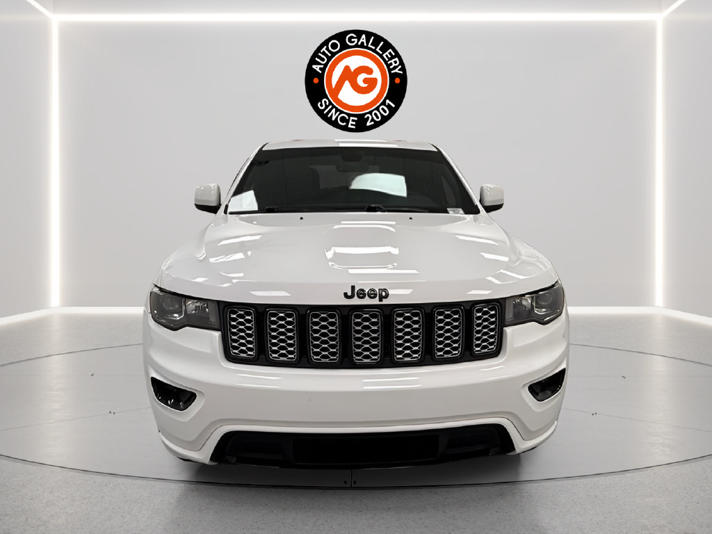 Used 2020 Jeep Grand Cherokee Altitude AWD/4WD image 3
