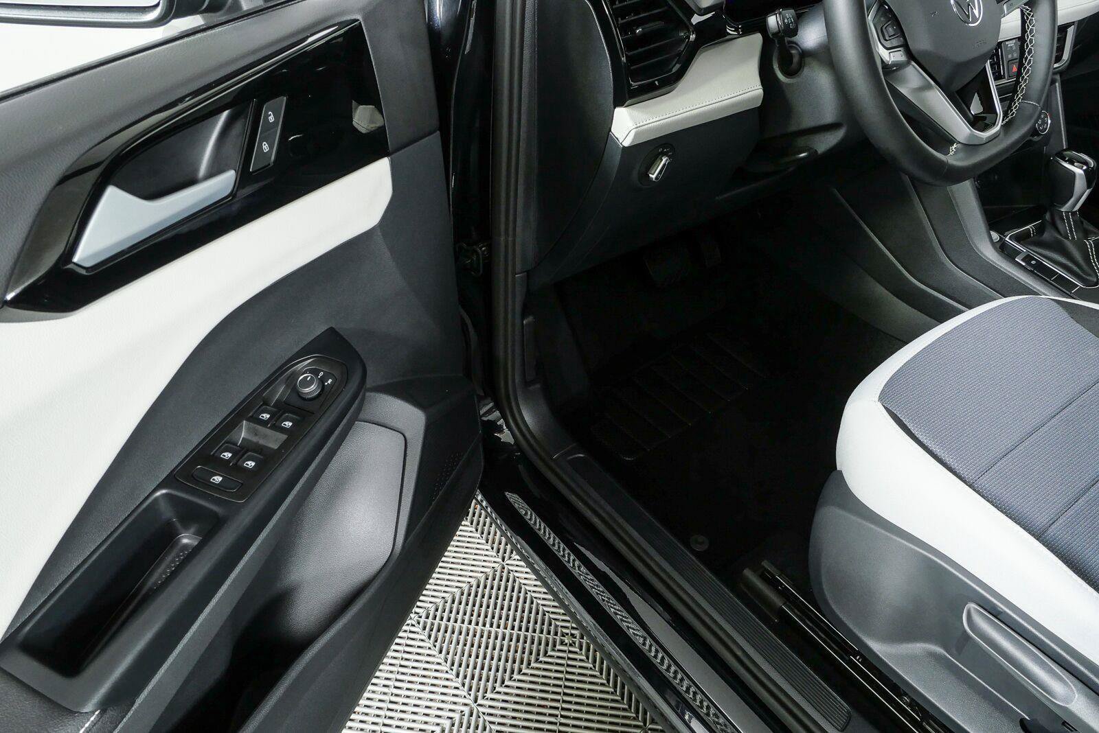 New 2027 Volkswagen Taos S FWD image 21