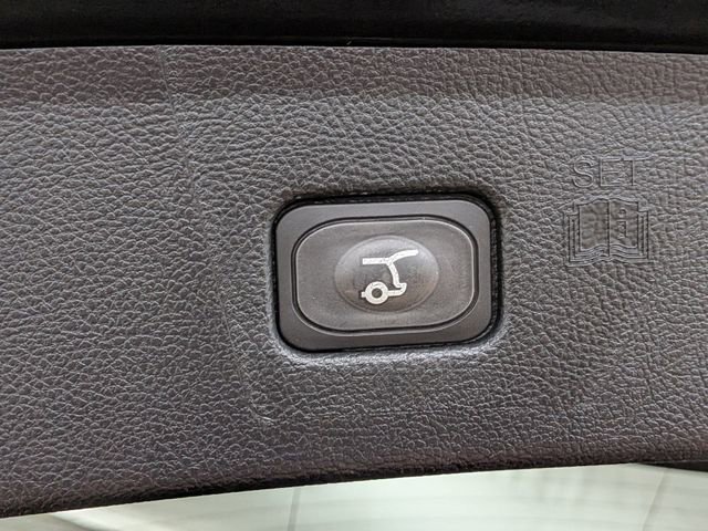 Used 2024 Ford Edge ST-Line w/ Class II Trailer Tow Package AWD/4WD image 21