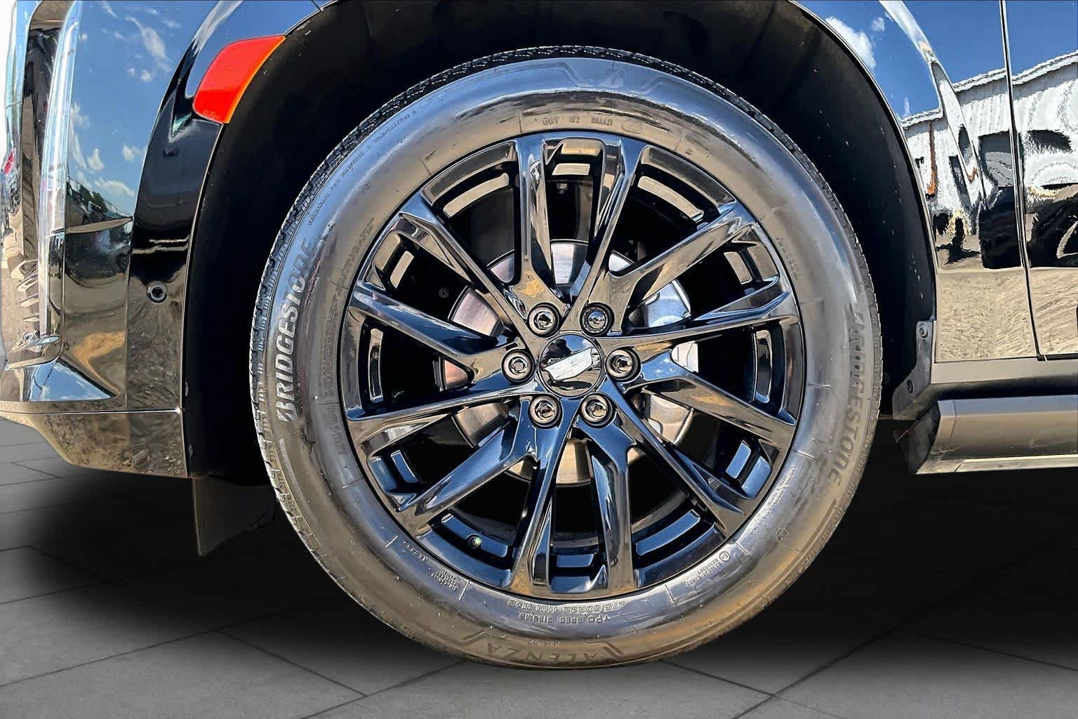 Used 2024 Cadillac Escalade Sport w/ LPO, ONYX Package AWD/4WD image 11