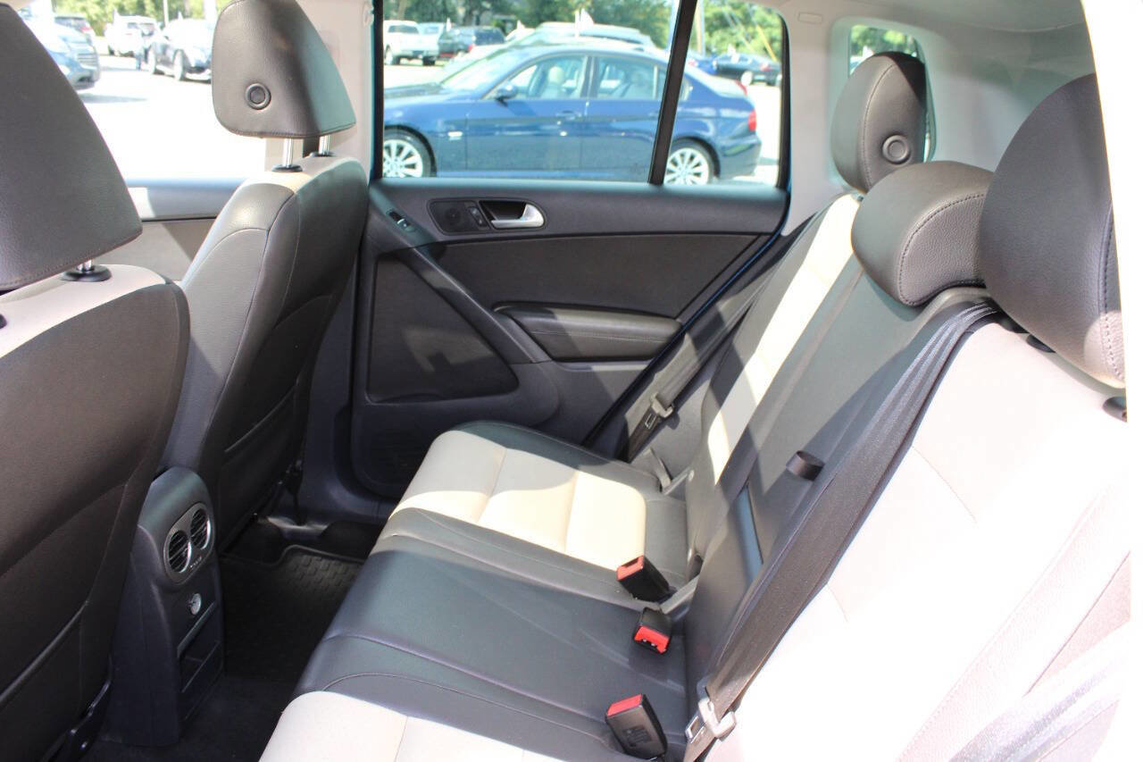 Used 2017 Volkswagen Tiguan Wolfsburg Edition image 19