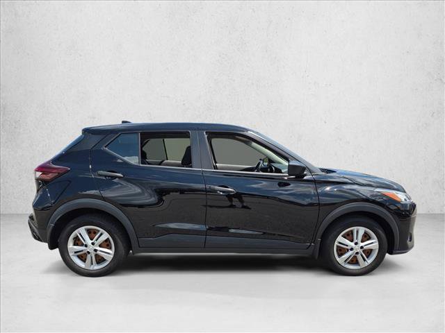 Used 2023 Nissan Kicks S FWD image 4