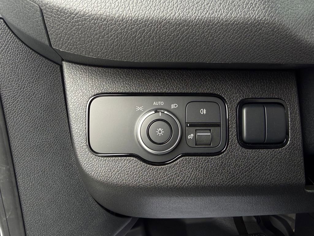 Used 2025 Mercedes-Benz Sprinter 2500 image 26