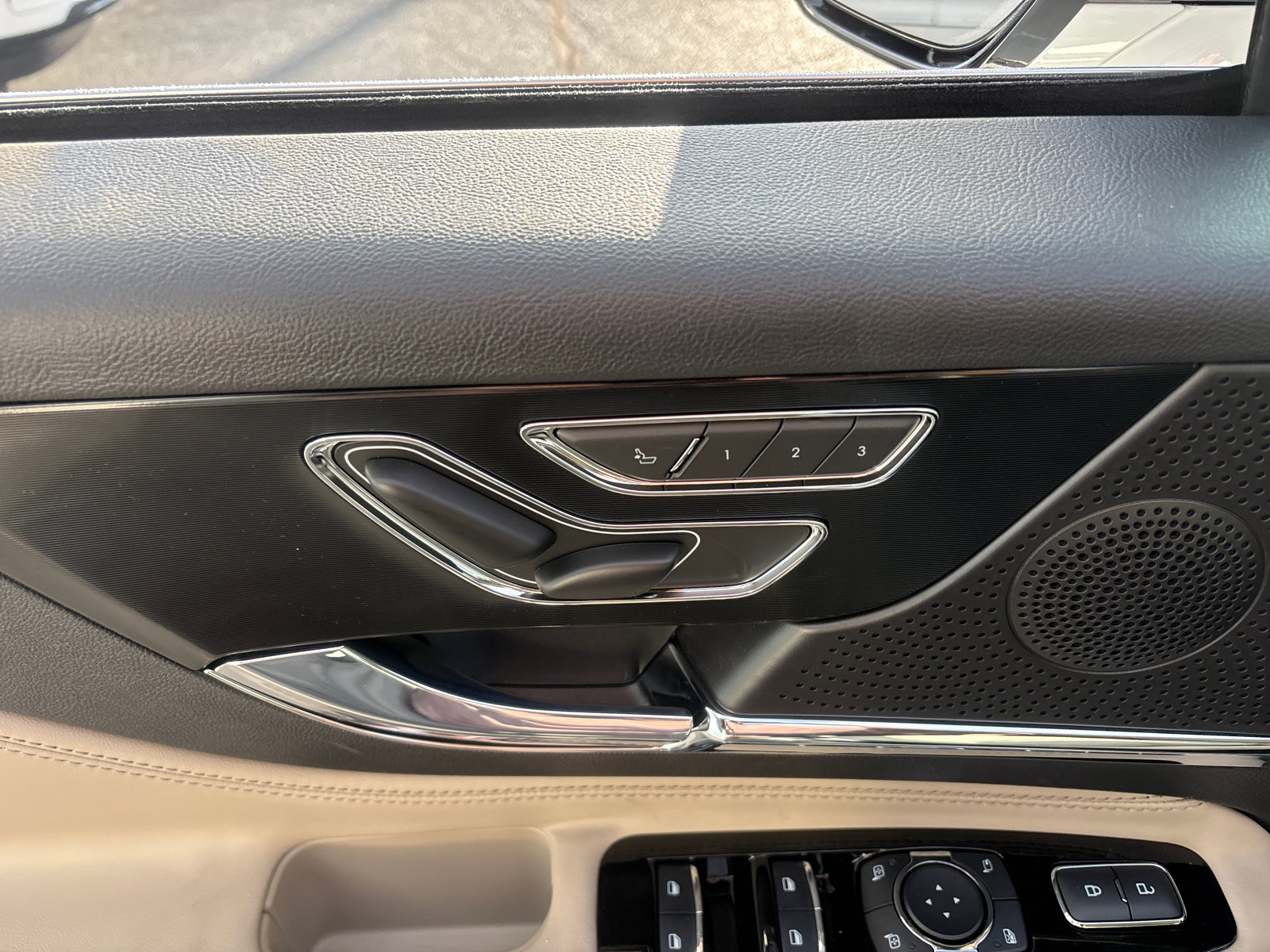 New 2026 Lincoln Corsair Premiere image 12