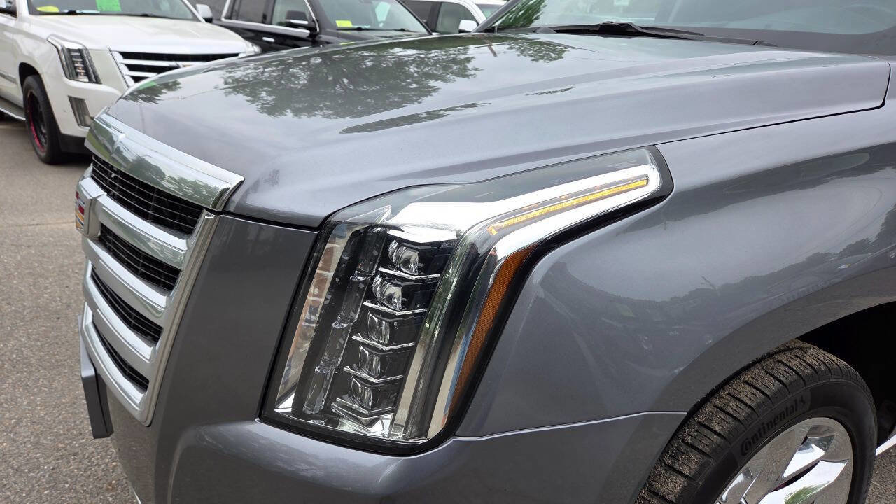 Used 2018 Cadillac Escalade ESV Premium Luxury AWD/4WD image 22