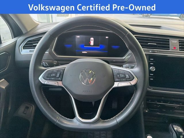 Certified 2022 Volkswagen Tiguan SE w/ Panoramic Sunroof Package image 23
