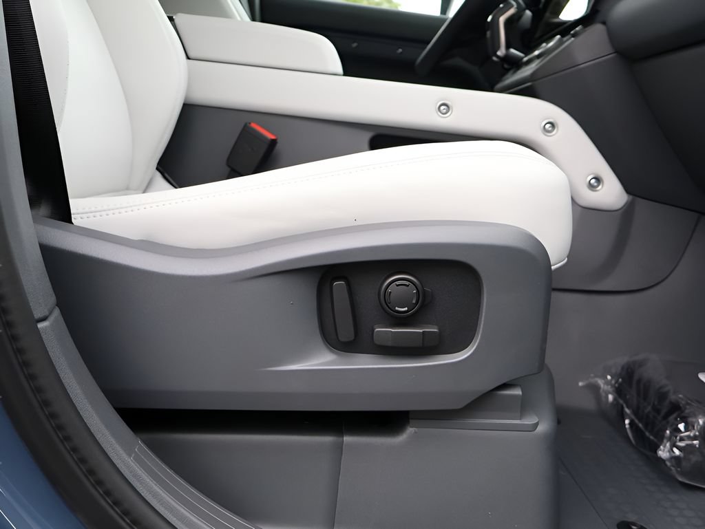 New 2026 Land Rover Defender 110 S AWD/4WD image 10