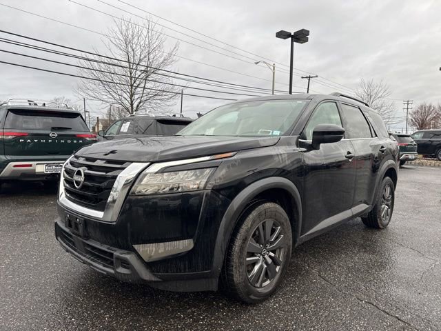 Certified 2023 Nissan Pathfinder SV image 3