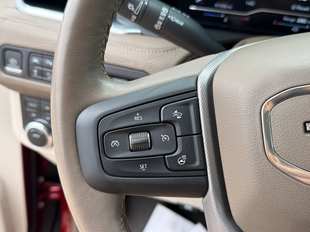 Used 2023 GMC Yukon Denali AWD/4WD image 16