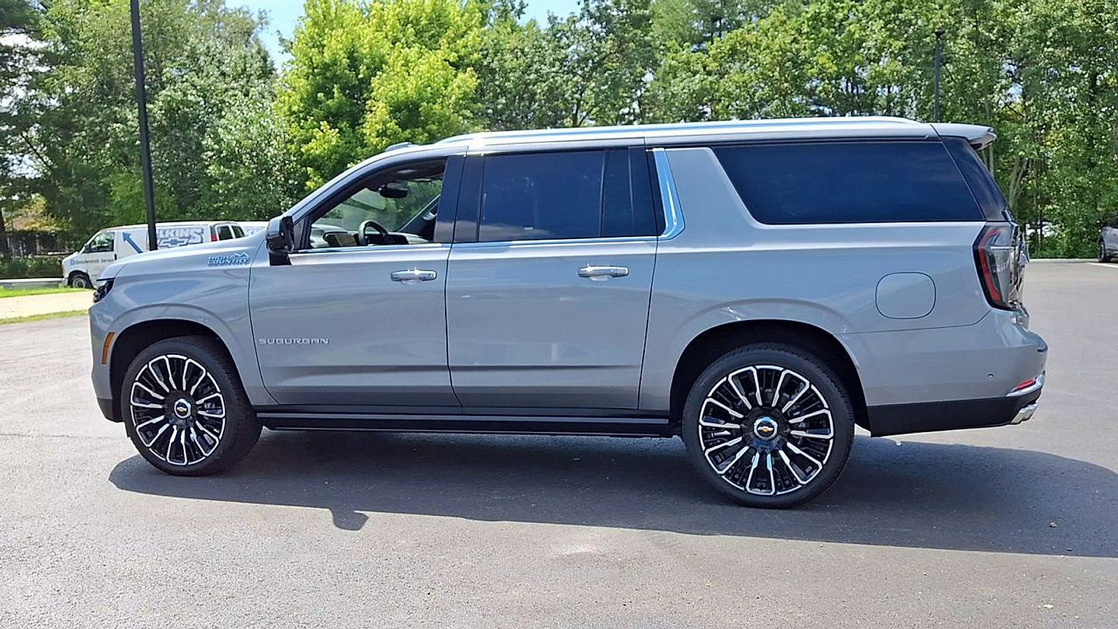 New 2026 Chevrolet Suburban High Country AWD/4WD image 8