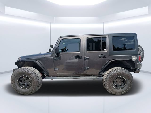 Used 2017 Jeep Wrangler Unlimited Rubicon w/ Connectivity Group AWD/4WD image 6