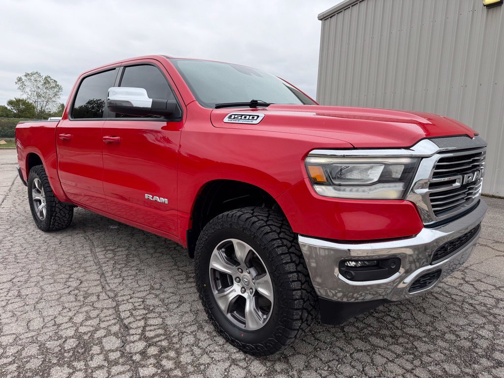 Used 2024 RAM 1500 Laramie AWD/4WD image 3