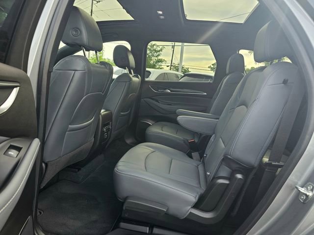 Used 2024 Buick Enclave Essence w/ Experience Buick Package AWD/4WD image 23