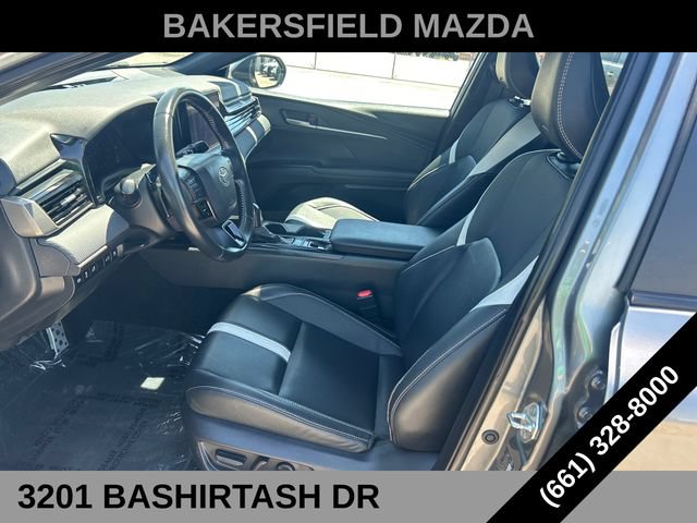 Used 2025 Toyota Camry SE FWD image 11
