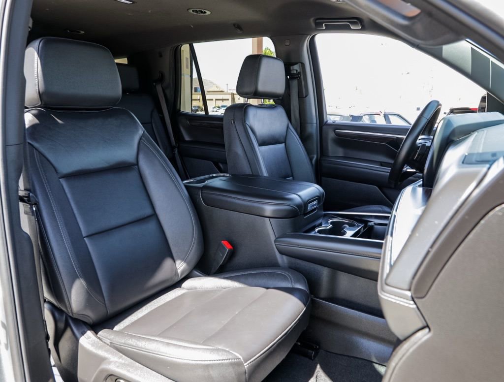 Used 2025 Chevrolet Tahoe LT AWD/4WD image 18