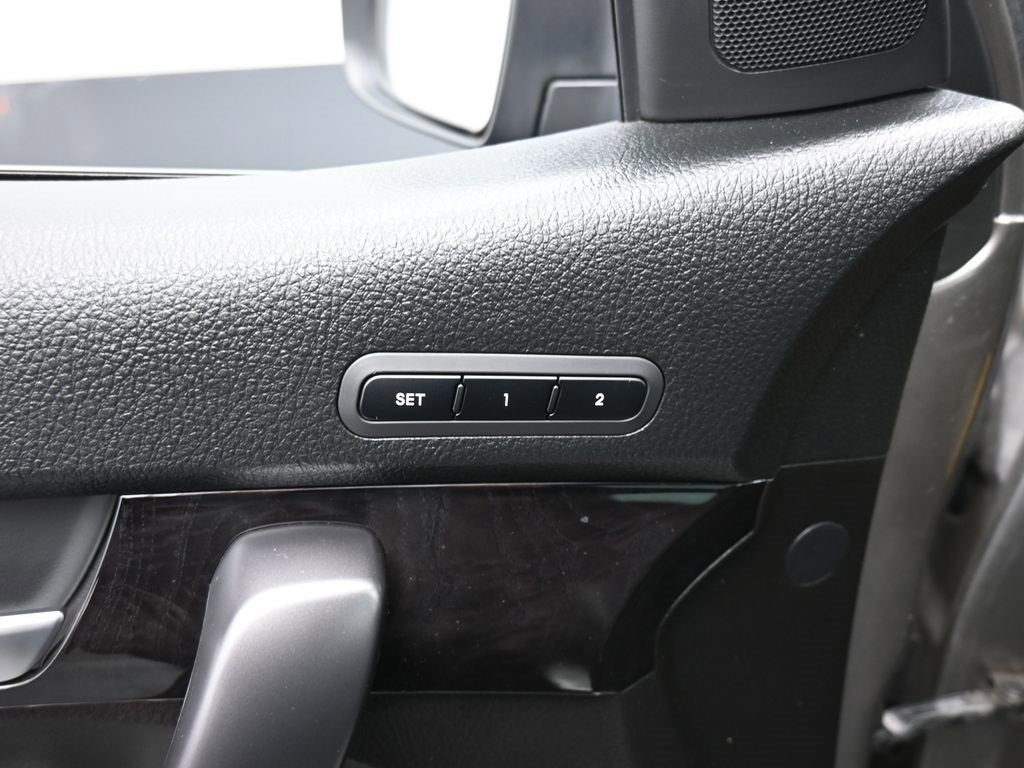 Used 2014 Kia Sorento SX image 32