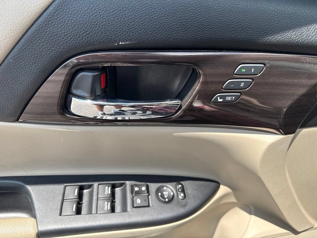 Used 2017 Honda Accord Touring image 16