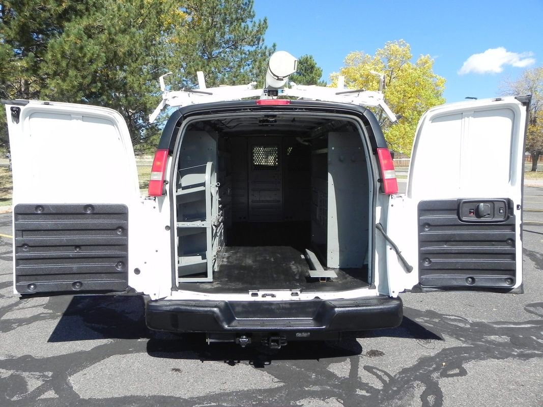Used 2015 Chevrolet Express 3500 Extended image 21