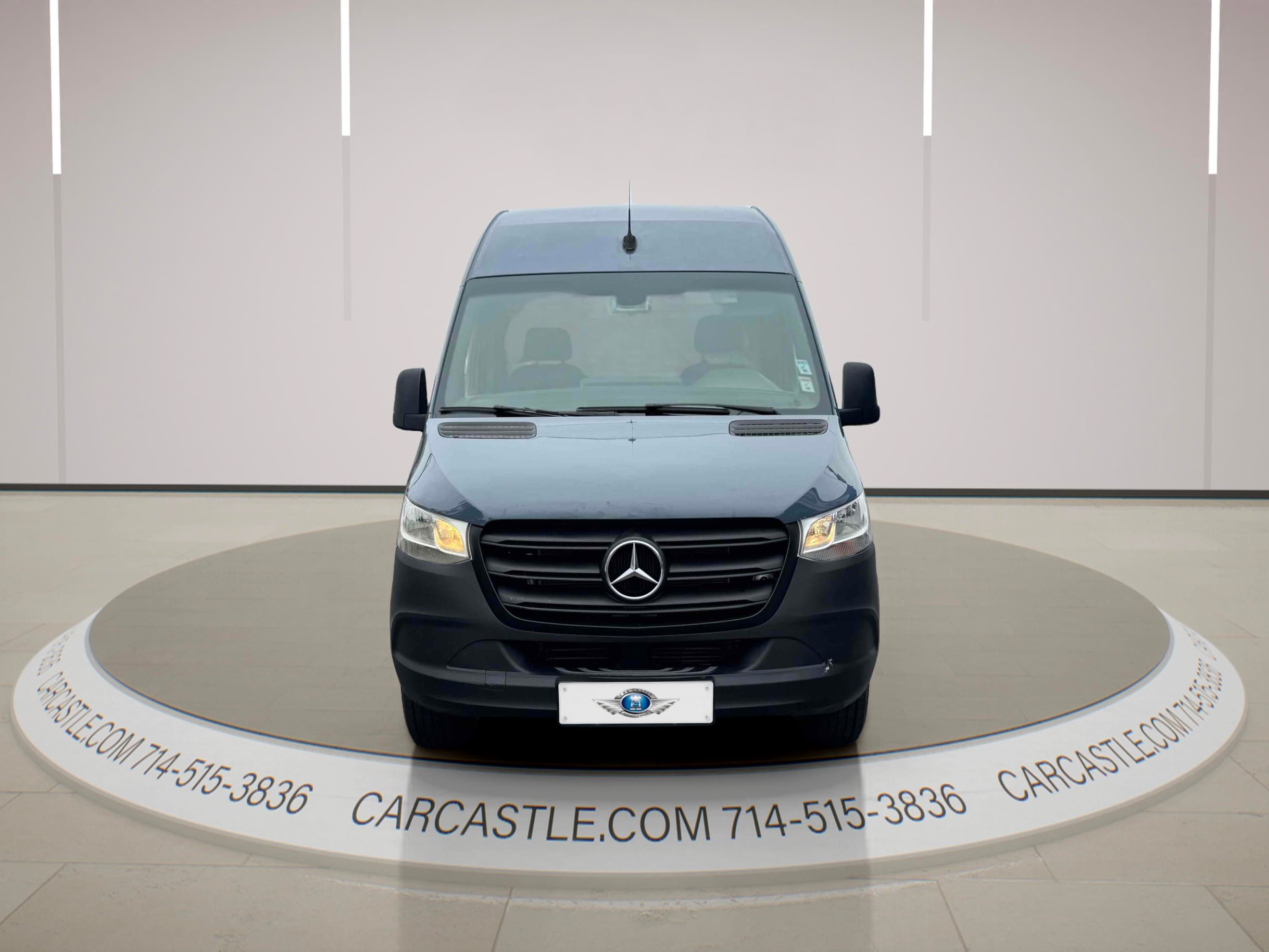 Used 2019 Mercedes-Benz Sprinter 144 image 2