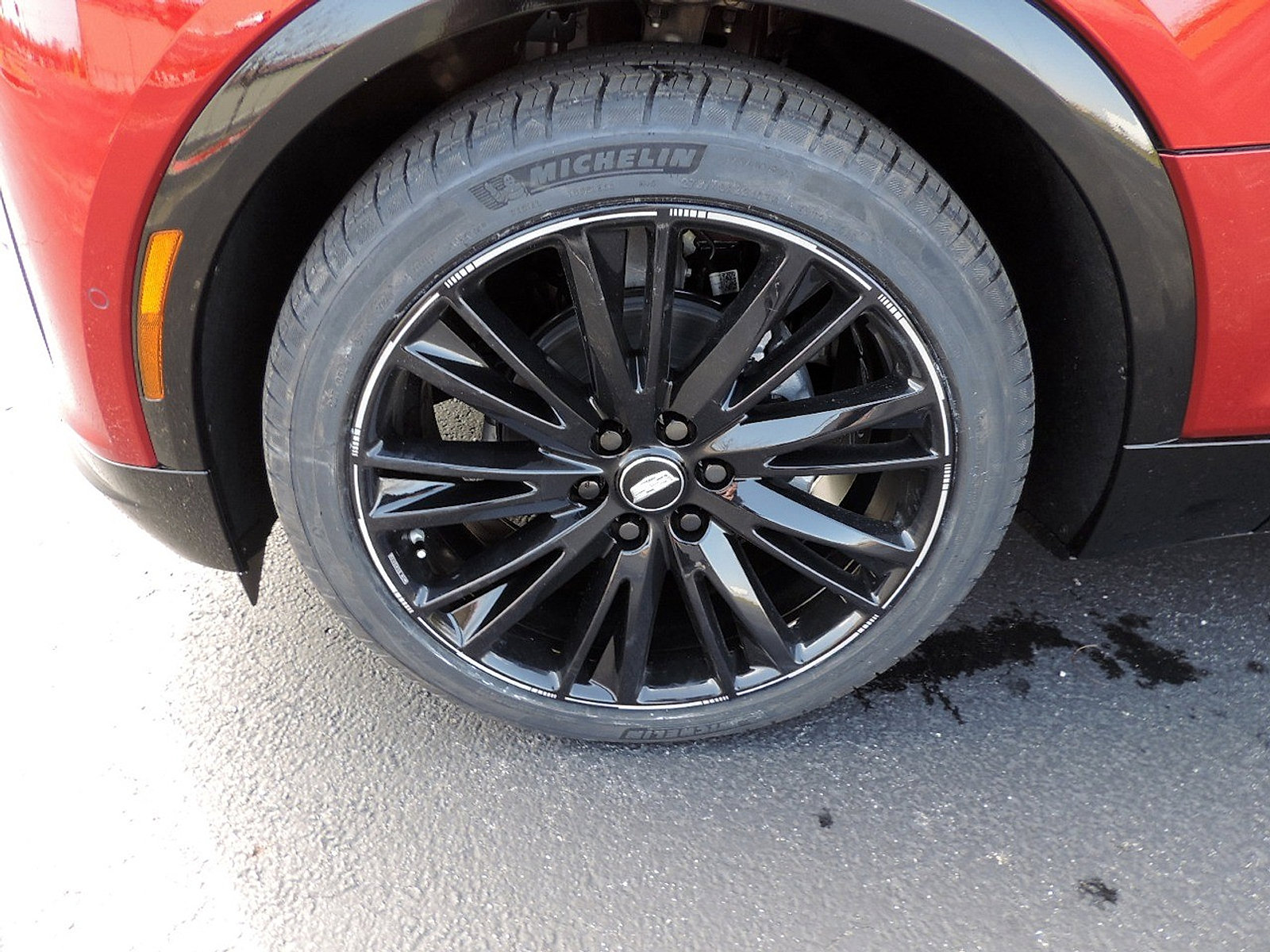 New 2025 Cadillac Lyriq Sport RWD image 9