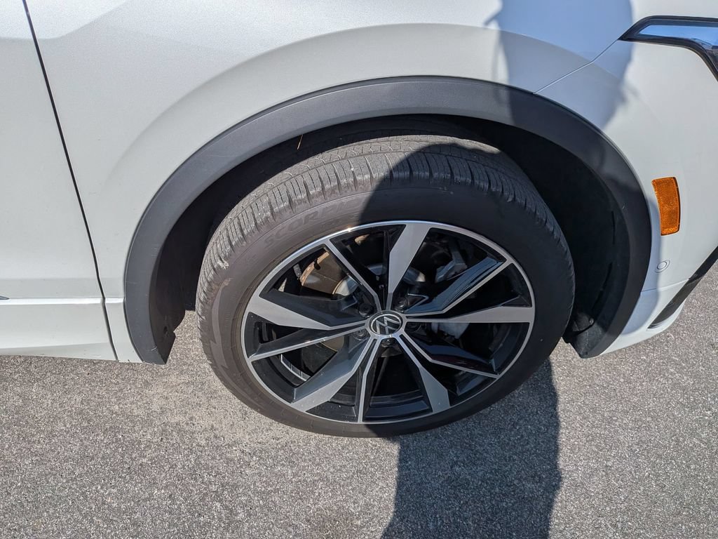 Used 2024 Volkswagen Tiguan SEL R-Line AWD/4WD image 12