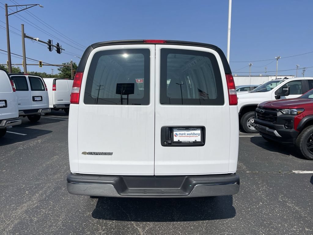 New 2025 Chevrolet Express 3500 Extended w/ Driver Convenience Package RWD image 4