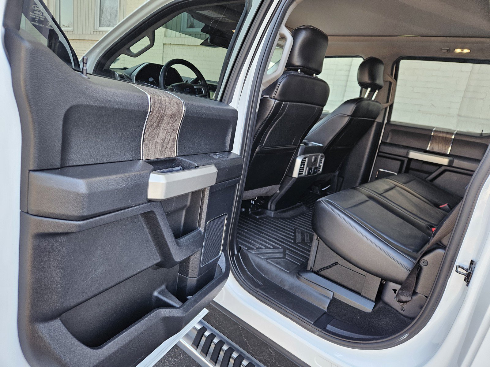 Used 2017 Ford F350 Lariat w/ Lariat Ultimate Package AWD/4WD image 20