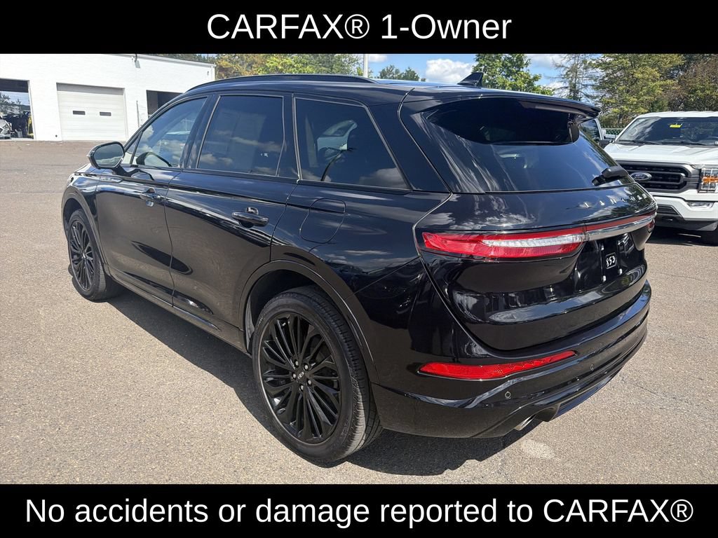 Certified 2025 Lincoln Corsair Reserve w/ Jet Appearance Package AWD/4WD image 3