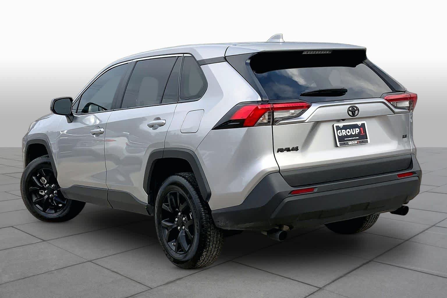 Used 2025 Toyota RAV4 LE FWD image 12