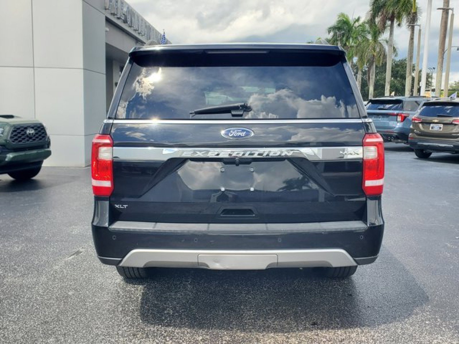 Used 2019 Ford Expedition Max XLT w/ Equipment Group 201A image 6