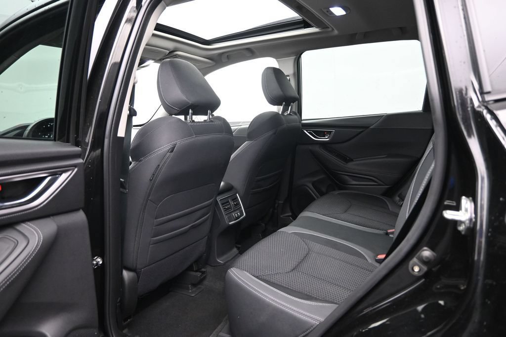 Used 2022 Subaru Forester Premium AWD/4WD image 27