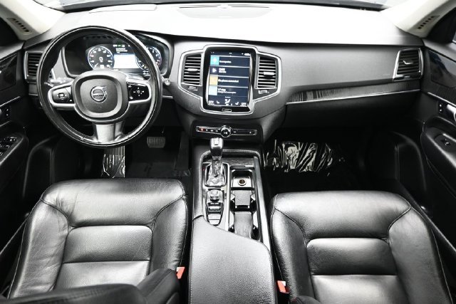 Used 2020 Volvo XC90 T6 Momentum AWD/4WD image 11