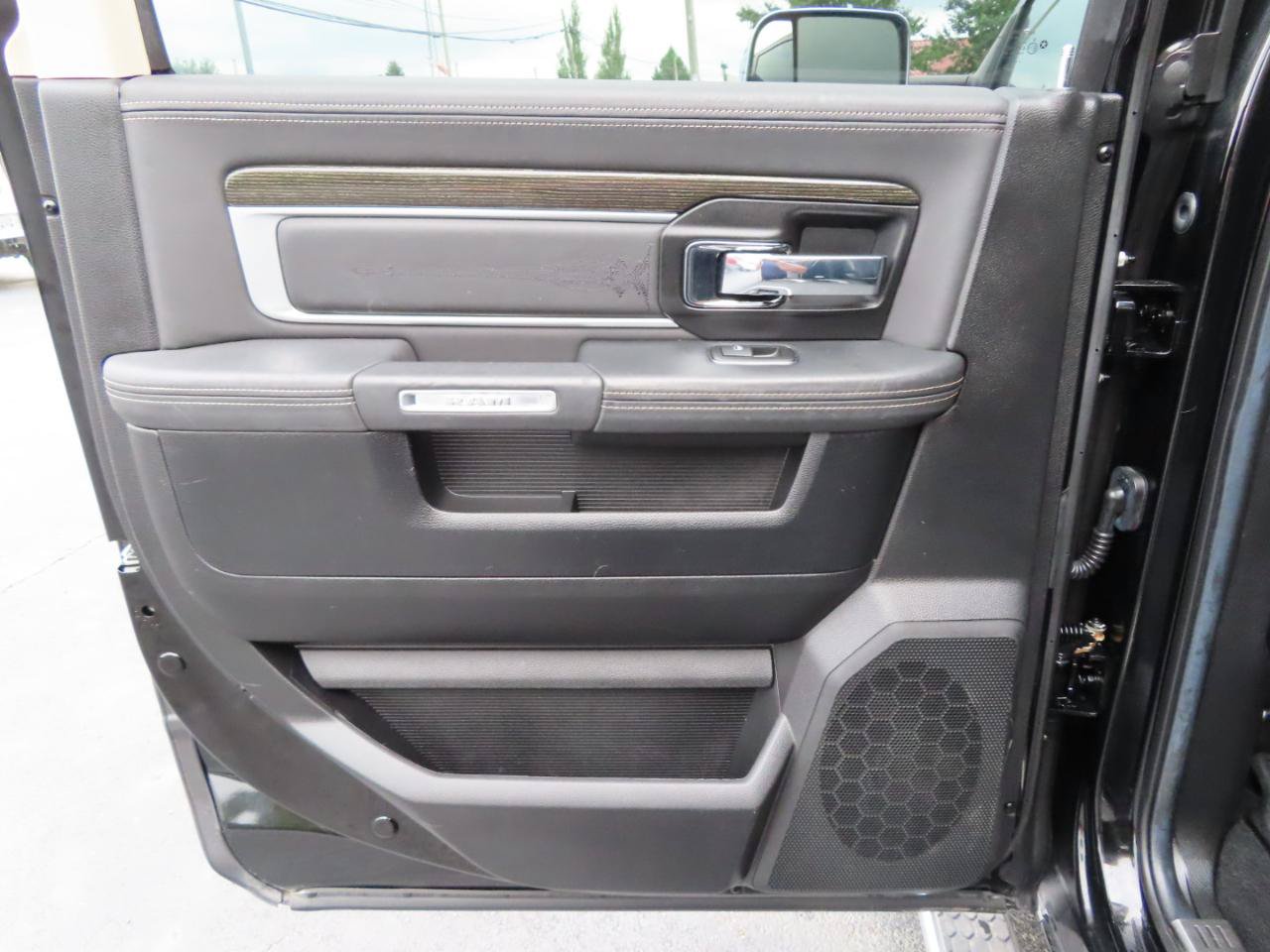 Used 2013 RAM 2500 Limited AWD/4WD image 26