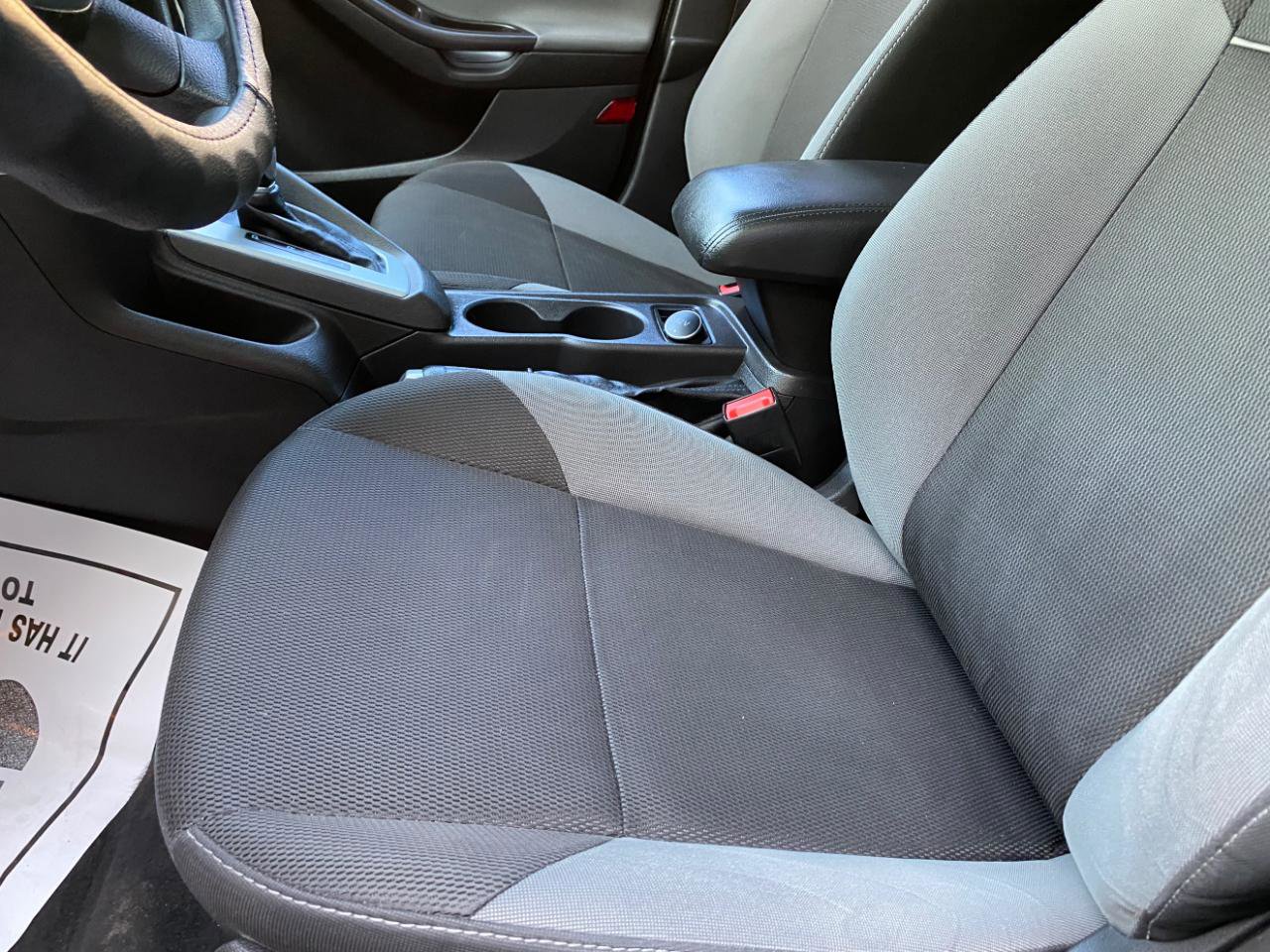 Used 2014 Ford Focus SE image 29