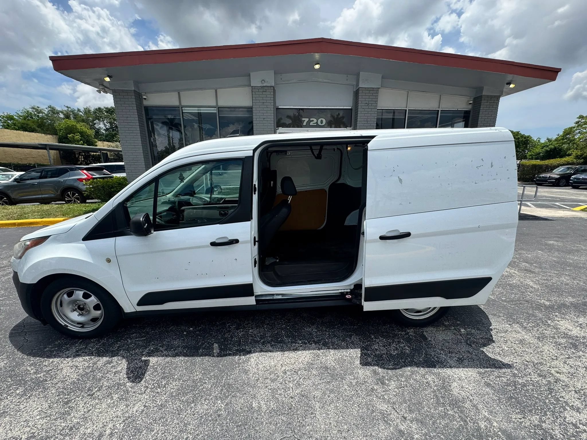 Used 2020 Ford Transit Connect XL FWD image 9