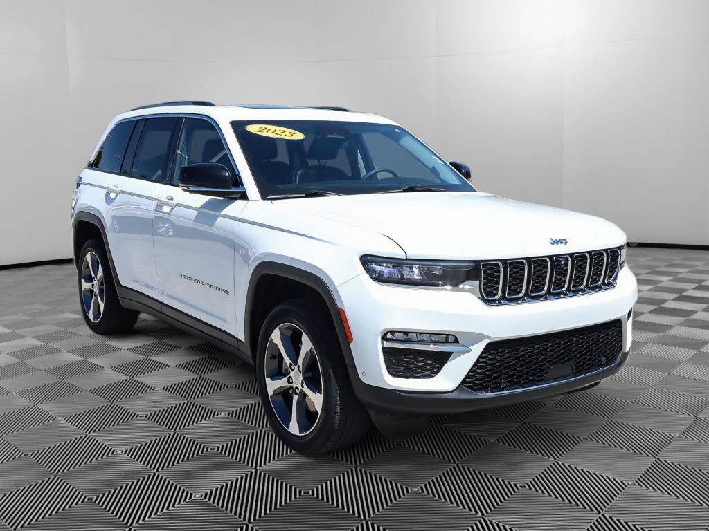 Used 2023 Jeep Grand Cherokee 4WD 4xe w/ Luxury Tech Group II image 10