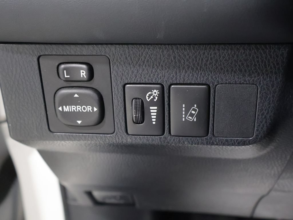 Used 2018 Toyota RAV4 XLE w/ Plus Extra Value Package AWD/4WD image 31
