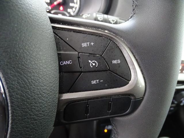 Certified 2022 Jeep Renegade Latitude AWD/4WD image 7