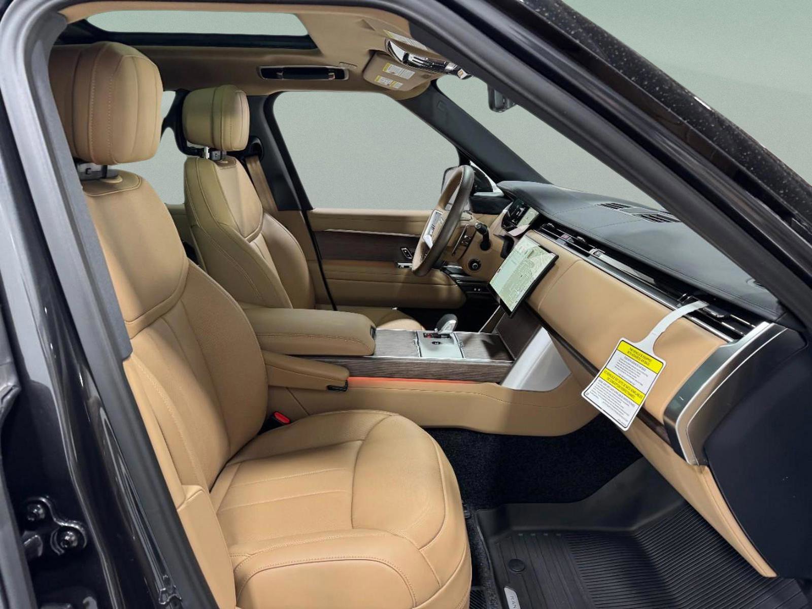 New 2026 Land Rover Range Rover SE image 18