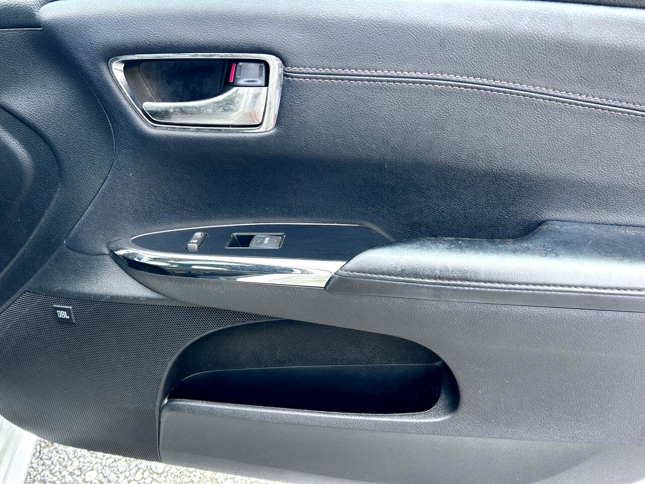 Used 2018 Toyota Avalon Limited image 11