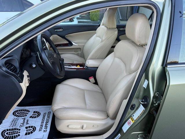 Used 2008 Lexus IS 250 w/ Premium Pkg RWD image 9