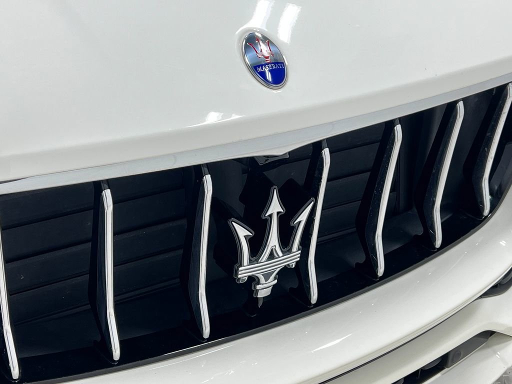 Used 2020 Maserati Levante image 41